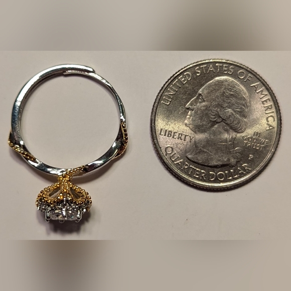 NWOT Woman's Gold-Tone Adjustable Ring with Clear White Stones - Picture 8 of 11